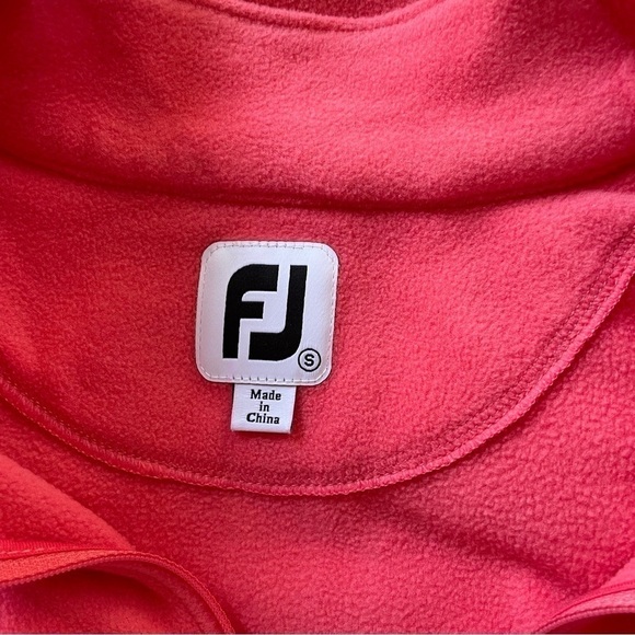 FootJoy Women’s Fleece half zip mid layer pullover with thumb holes - Picture 13 of 13